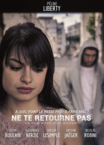 Ne te retourne pas afişi