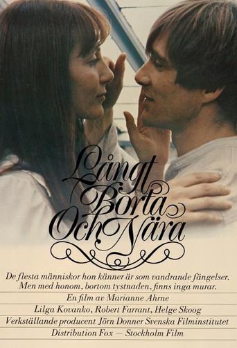 Långt borta och nära afişi